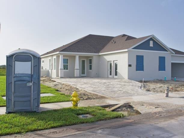 Best Portable restroom trailer rental  in Luling, TX